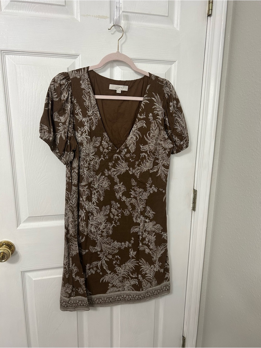LOFT Brown Floral V-Neck Puff Sleeve Dress